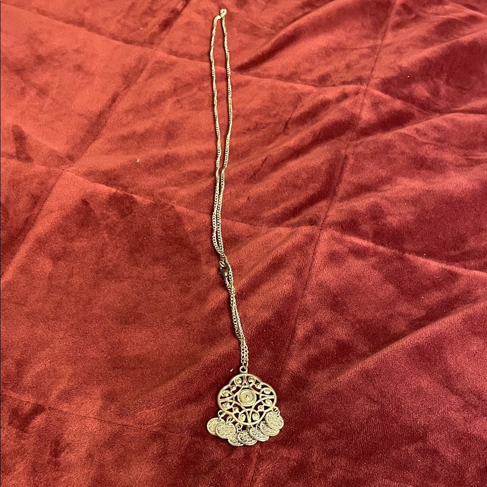 Elegant Silver Pendant Necklace